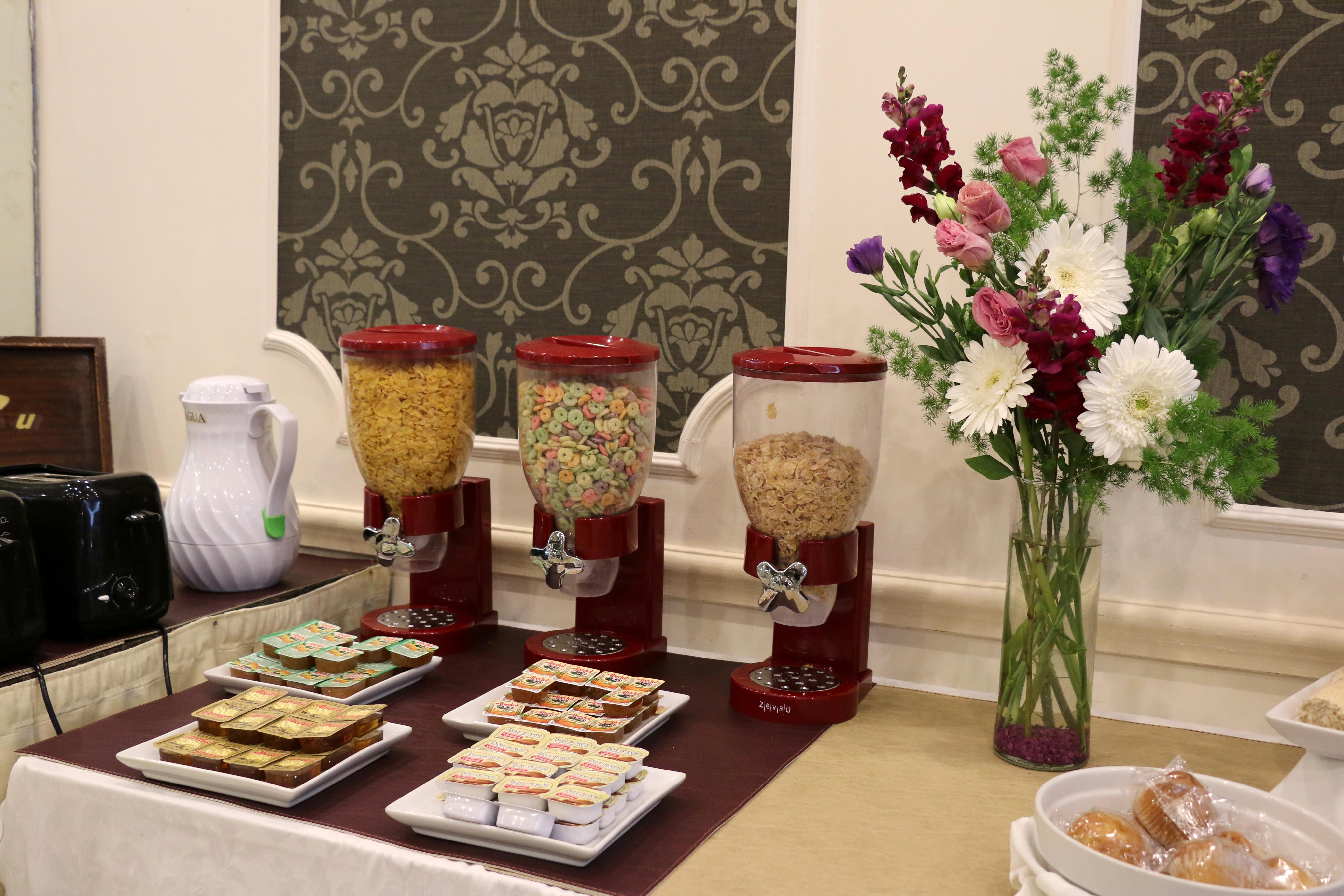 Centuria Hotel Буенос Айрес Екстериор снимка